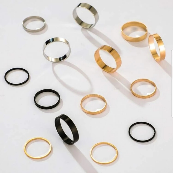 *Jezebel* Simple Ring Set - Picture 3 of 3